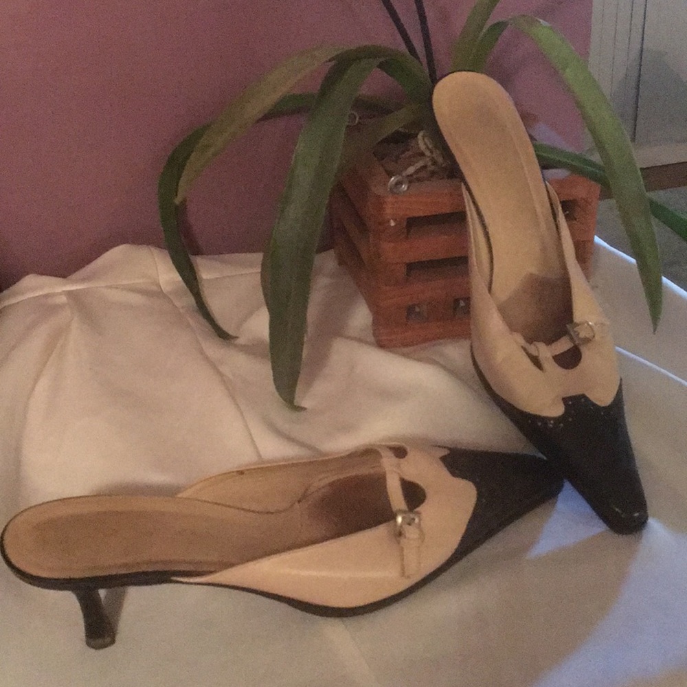 Tan & black kitten heels mules